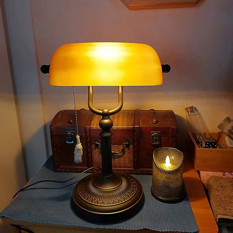 Classical Vintage Table Lamp — alternate product view 1
